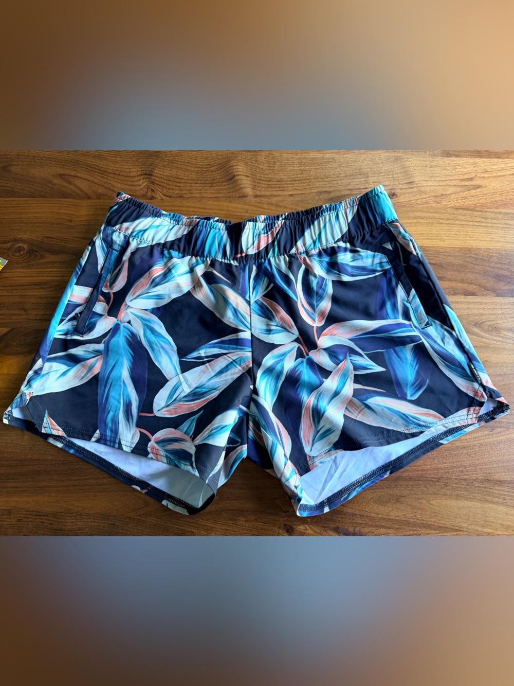 Jetty Session shorts - Tropical Leaf Print - Navy Blue - size large